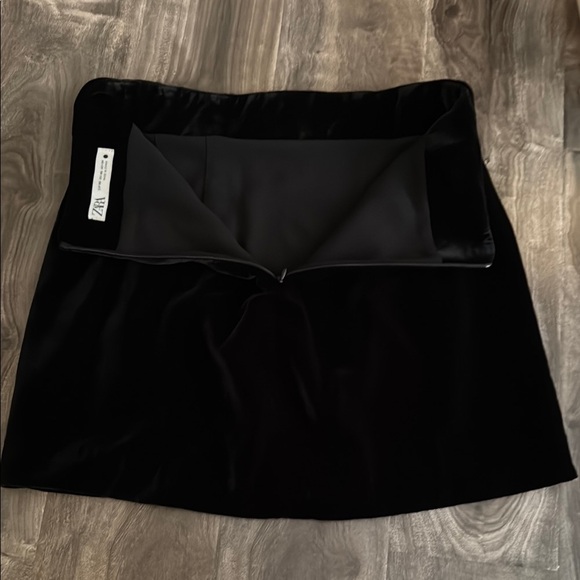 Zara Velvet Skirt - Picture 5 of 5